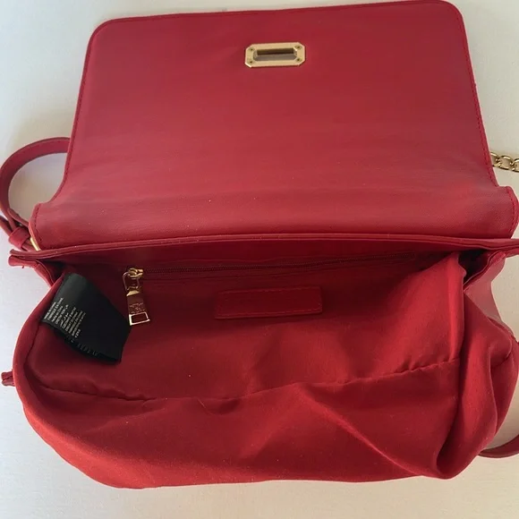 LIKE NEW RED BADGLEY MISCHKA GOLD STUDDED QUILTED CROSSBODY OR SHOULDER BAG - Picture 12 of 12